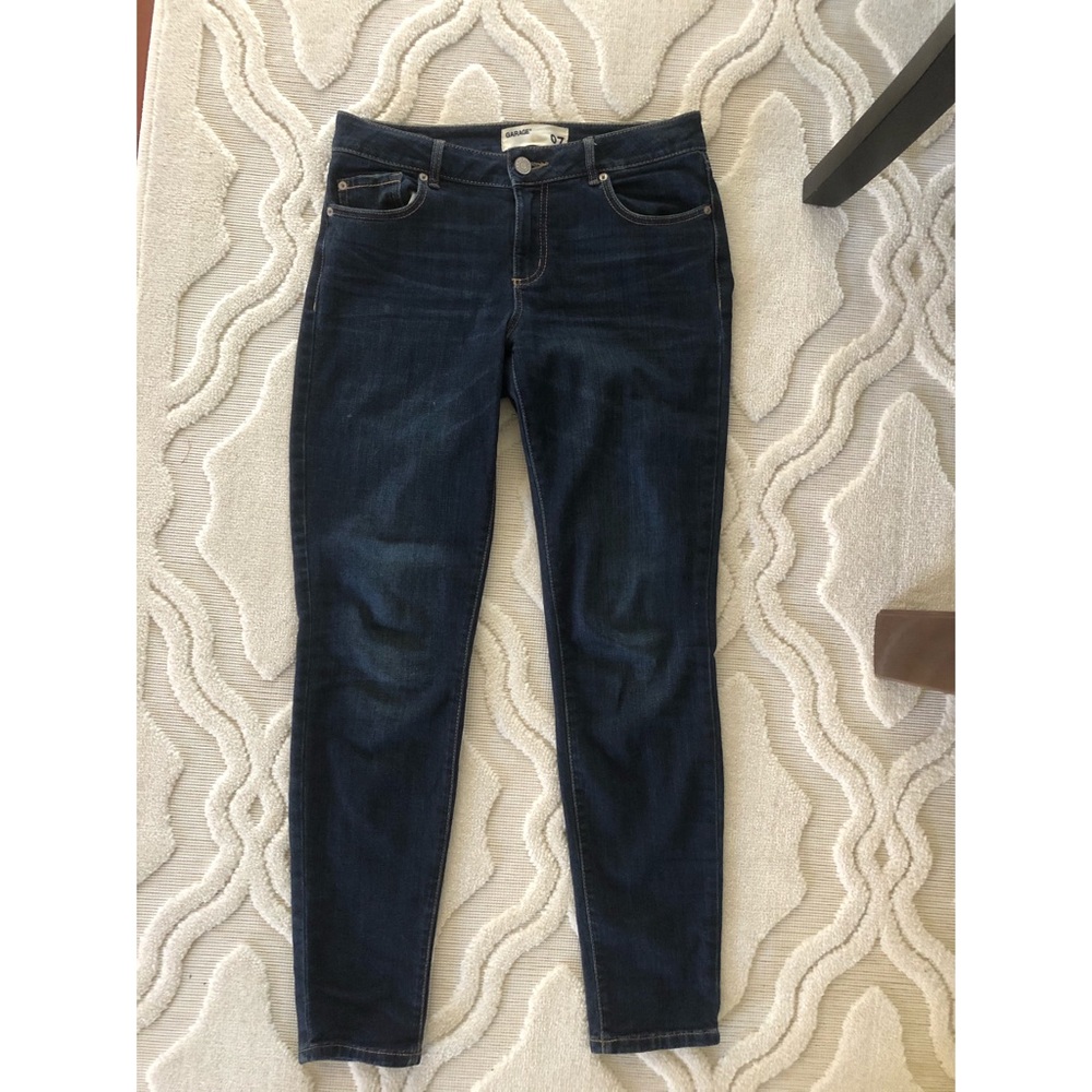 Ladies size 7 jeans:)